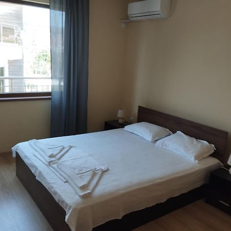 Alfa Guest Rooms With Parking Βάρνα Εξωτερικό φωτογραφία