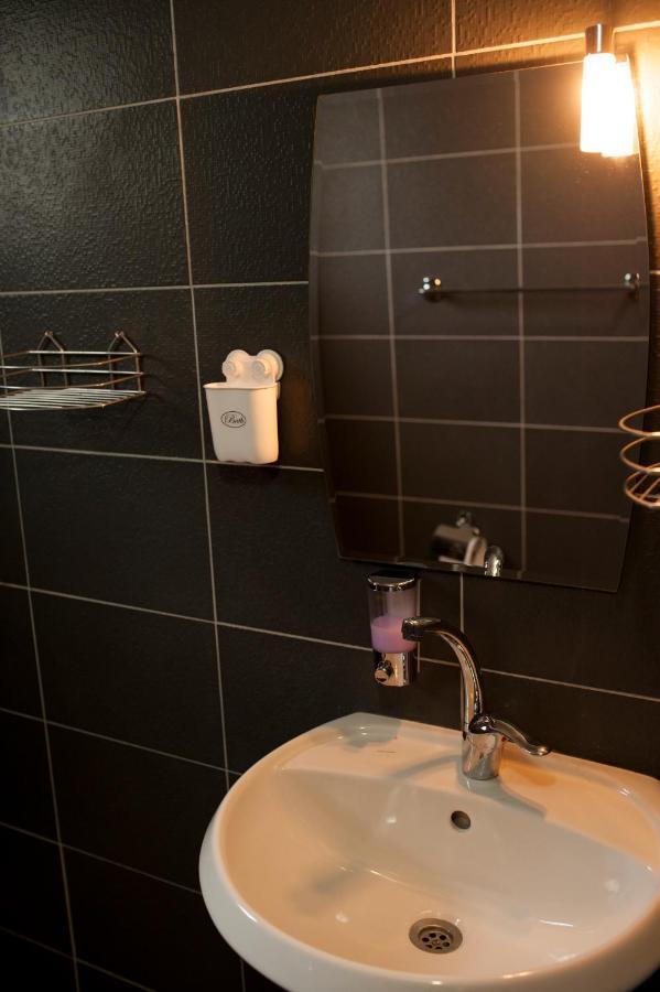 Alfa Guest Rooms With Parking Βάρνα Εξωτερικό φωτογραφία