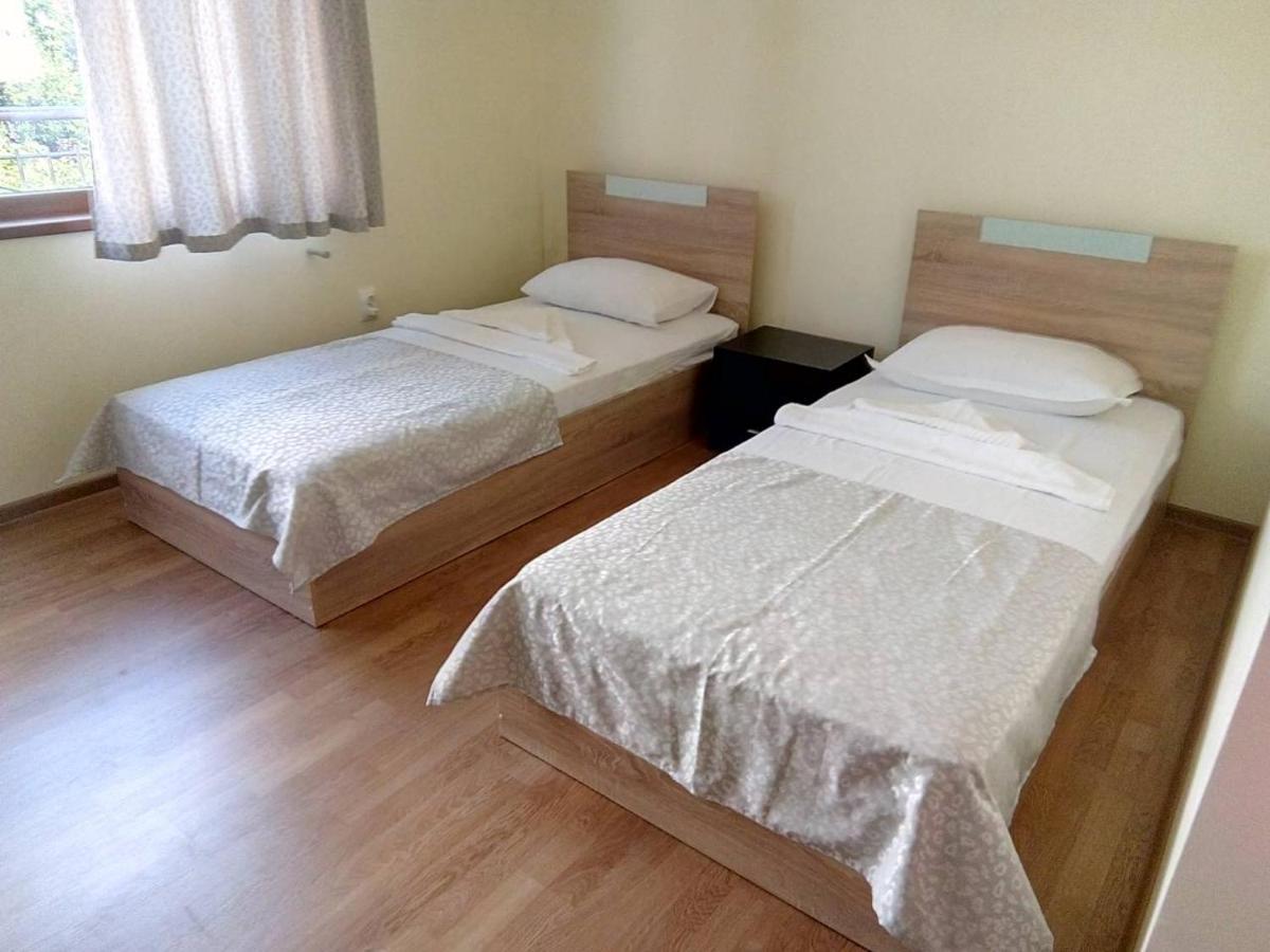 Alfa Guest Rooms With Parking Βάρνα Εξωτερικό φωτογραφία