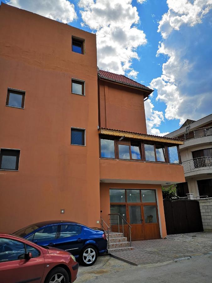 Alfa Guest Rooms With Parking Βάρνα Εξωτερικό φωτογραφία