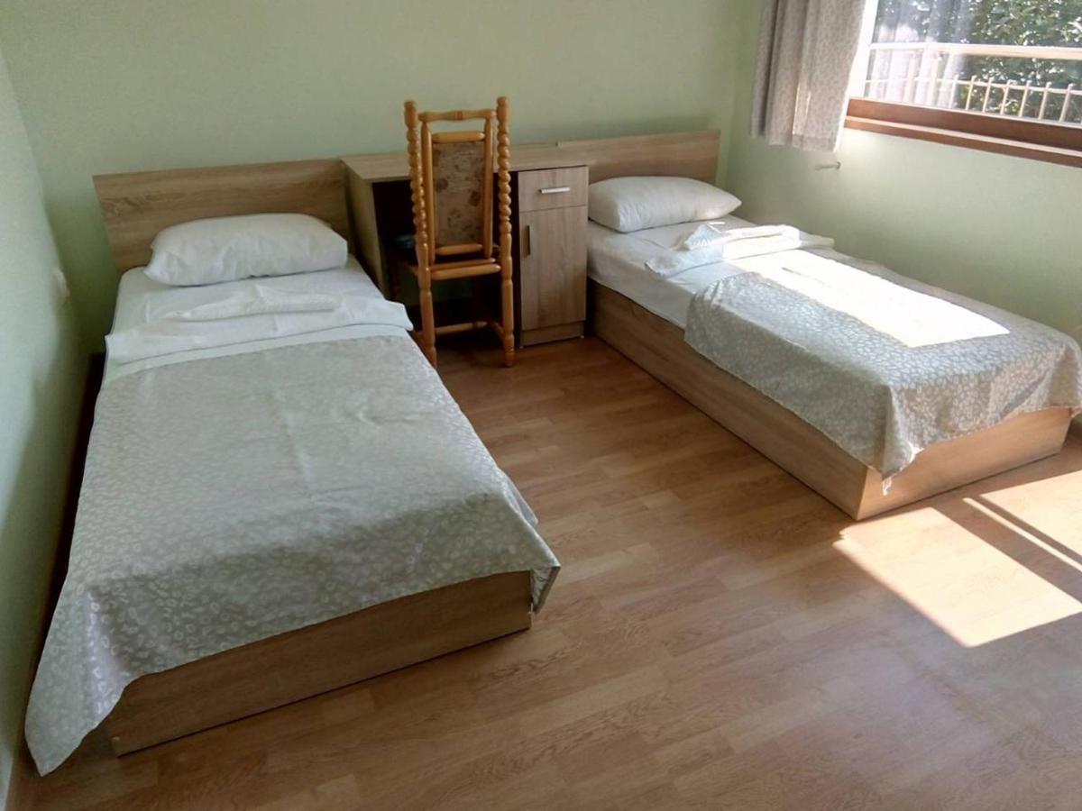 Alfa Guest Rooms With Parking Βάρνα Εξωτερικό φωτογραφία